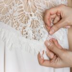 Przymiarka zaprojektowanej sukni ślubnej